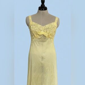 Vintage Yellow Vanity Fair Nightgown / slip size 32
